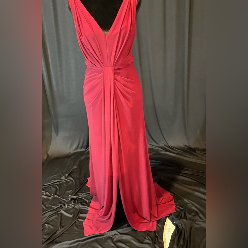 VERA WANG DRESS.